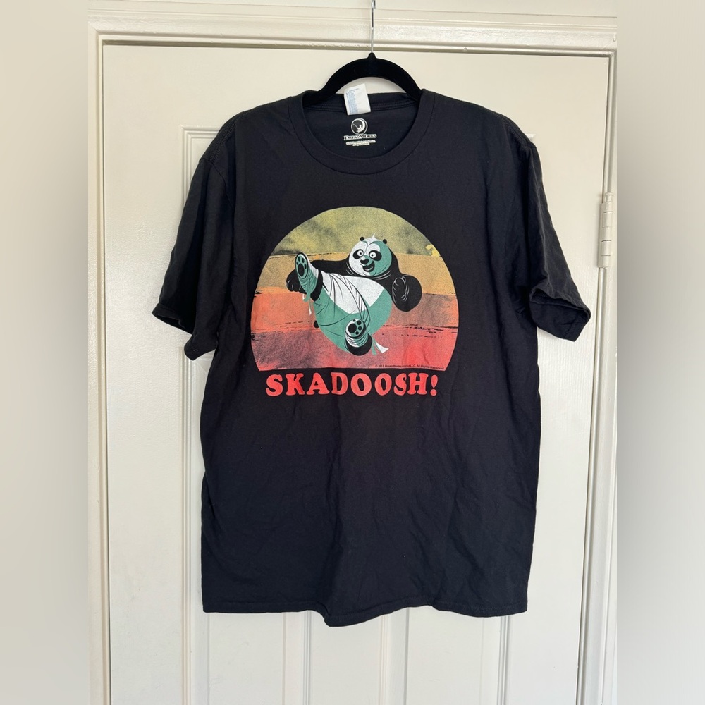SKADOOSH! Official Kung Fu Panda Dreamworks t-shirt